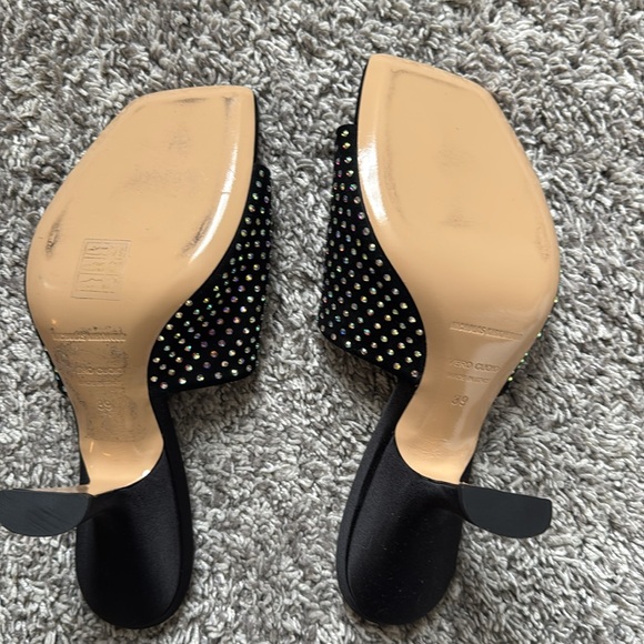 Heels new never worn - Picture 3 of 4